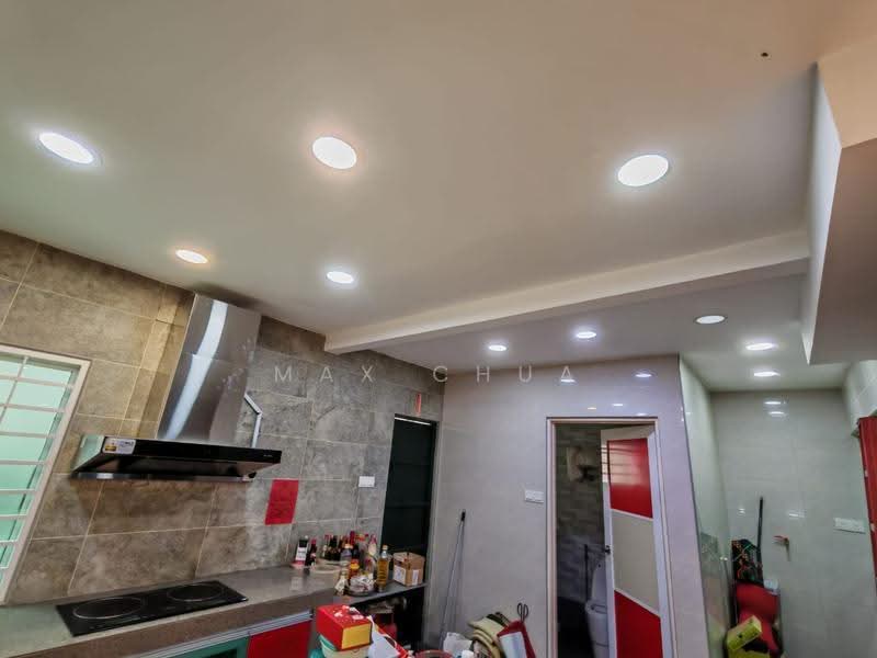 Rumah Teres 2-Tingkat untuk Dijual di Taman Bukit Serdang (Seri Kembangan) - Max Chua - Kitchen - PropertyGuru.com.my