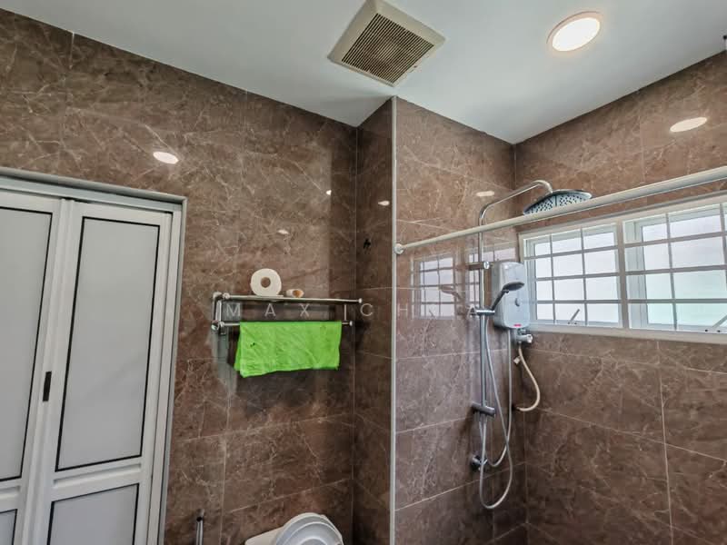 Rumah Teres 2-Tingkat untuk Dijual di Taman Bukit Serdang (Seri Kembangan) - Max Chua - Bathroom - PropertyGuru.com.my