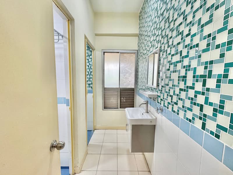 Condominium for Sale at Seri Maya Condominium - Wan Azlan Ahmad - PropertyGuru.com.my