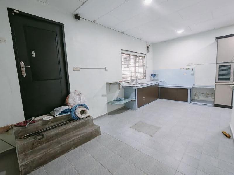 2-storey Terraced House for Sale in Bandar Selesa Jaya (Skudai) - May Lee - Kitchen - PropertyGuru.com.my
