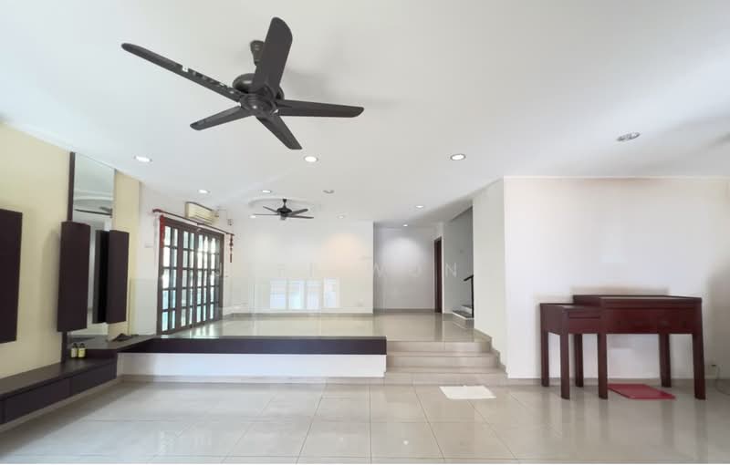 Rumah Berkembar untuk Dijual di Kota Damansara (Selangor) - Jeff Wong - Living Room - PropertyGuru.com.my