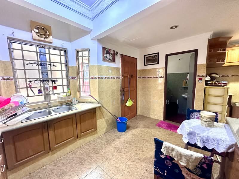 Rumah Teres untuk Dijual di Taman Samudra Teres (Batu Caves) - Luqman Zamri - Kitchen - PropertyGuru.com.my