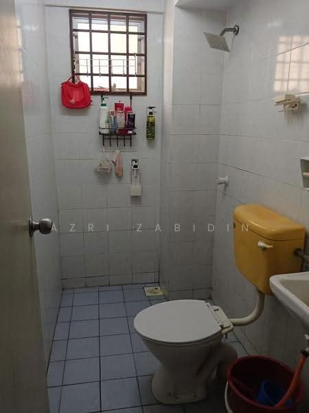 Apartment for Sale at Pangsapuri Subang Suria - Azri Zabidin - Bathroom - PropertyGuru.com.my