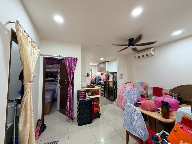 2-storey Terraced House for Sale in Mutiara Rini (Skudai) - Joseph Wong - Living Room - PropertyGuru.com.my