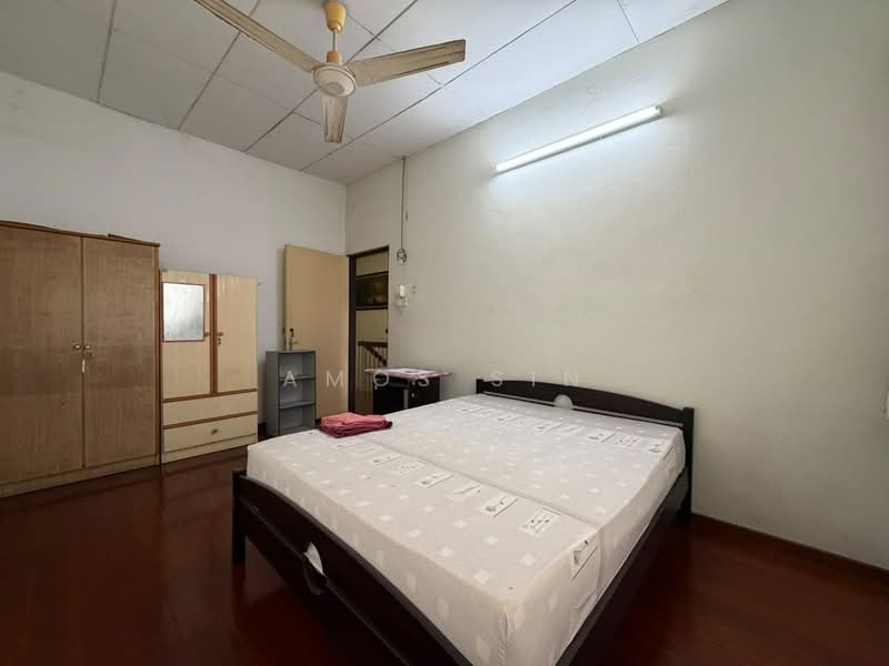 2-storey Terraced House for Sale in Island Glades (Jelutong) - Amos Sin - Bedroom - PropertyGuru.com.my