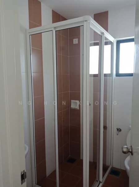 Shop / Office untuk Dijual di Puchong (Selangor) - Ng Hon Keong - Bathroom - PropertyGuru.com.my