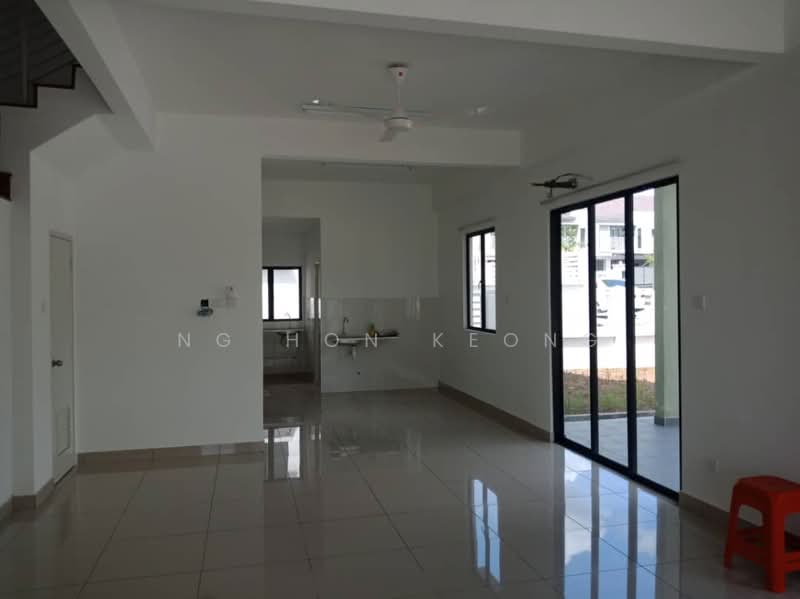 Shop / Office untuk Dijual di Puchong (Selangor) - Ng Hon Keong - Living Room - PropertyGuru.com.my