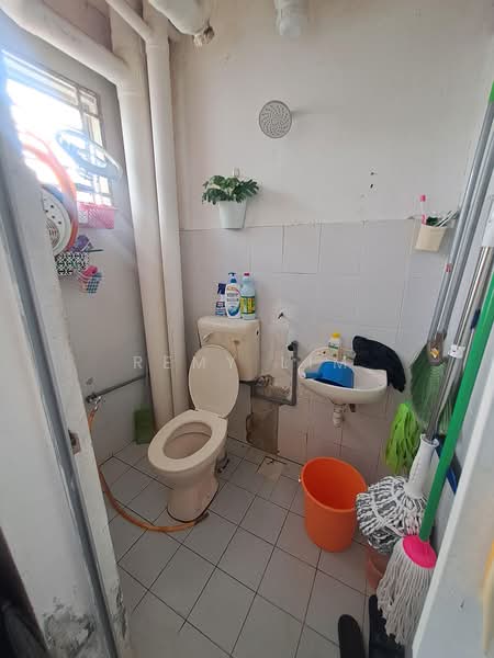 Flat for Sale at Rumah Pangsa Saga (Saga Suria) - Remy Lim - Bathroom - PropertyGuru.com.my