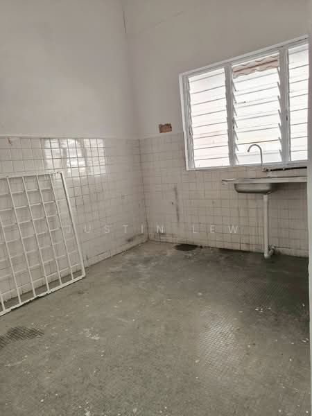 Rumah Teres 1-Tingkat untuk Disewa di Taman Cheong Loong (Seremban) - Justin Lew - Kitchen - PropertyGuru.com.my