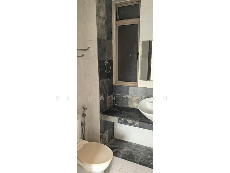 Service Residence for Sale at Ritze Perdana 1 - Raymond Tan - Bathroom - PropertyGuru.com.my