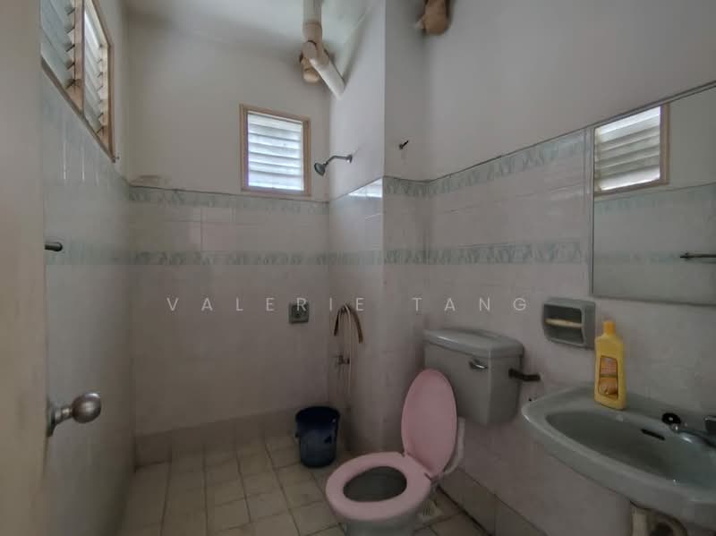 2-storey Terraced House for Sale in Usj 10 (Subang Jaya) - Valerie Tang - Bathroom - PropertyGuru.com.my