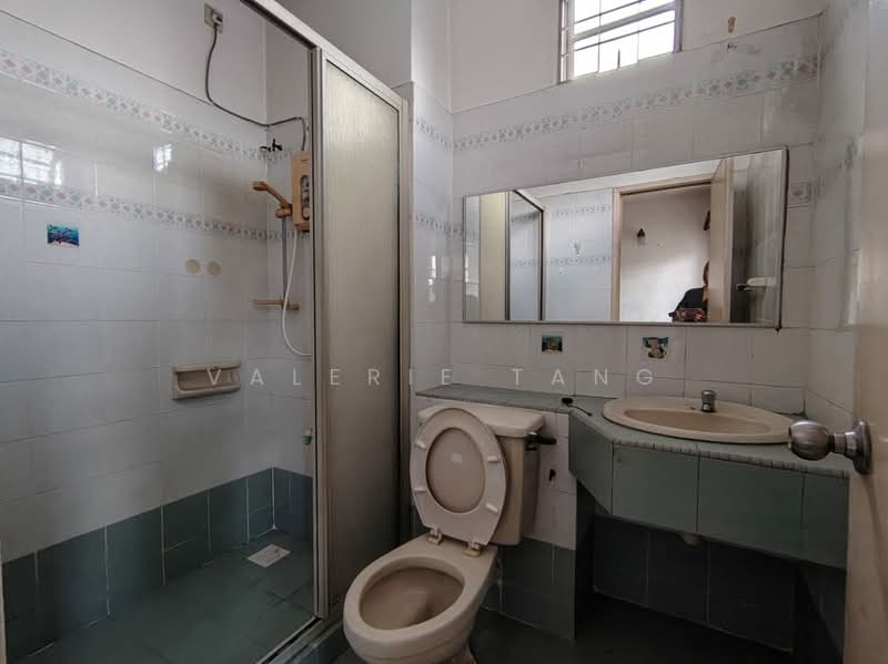 2-storey Terraced House for Sale in Usj 10 (Subang Jaya) - Valerie Tang - Bathroom - PropertyGuru.com.my