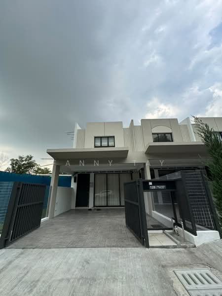 3-storey Terraced House for Sale in Selayang (Selangor) - Fanny Tay - Exterior - PropertyGuru.com.my