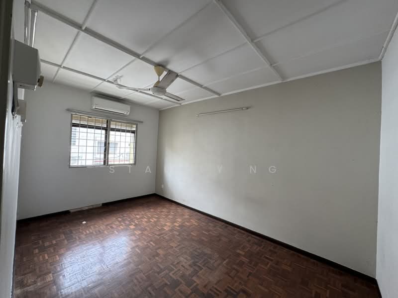 Rumah Teres 2-Tingkat untuk Dijual di SS17 (Subang Jaya) - Stanley Ng - Bedroom - PropertyGuru.com.my