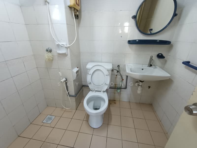 Kondominium untuk Disewa di Pantai Hillpark 2 - Sky Loong - Bathroom - PropertyGuru.com.my