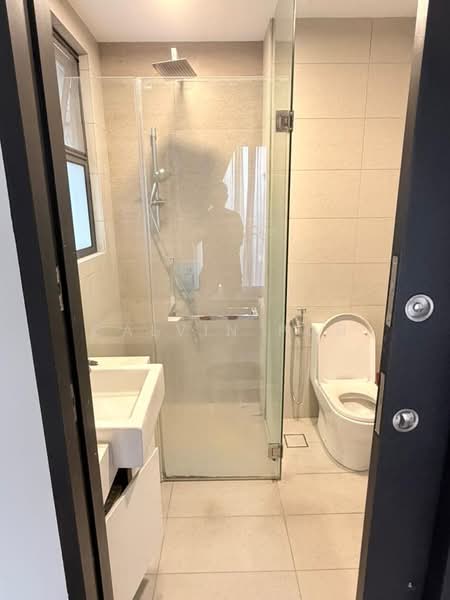 Kediaman Servis untuk Disewa di Skyluxe On The Park Bukit Jalil - Calvin Poh - Bathroom - PropertyGuru.com.my