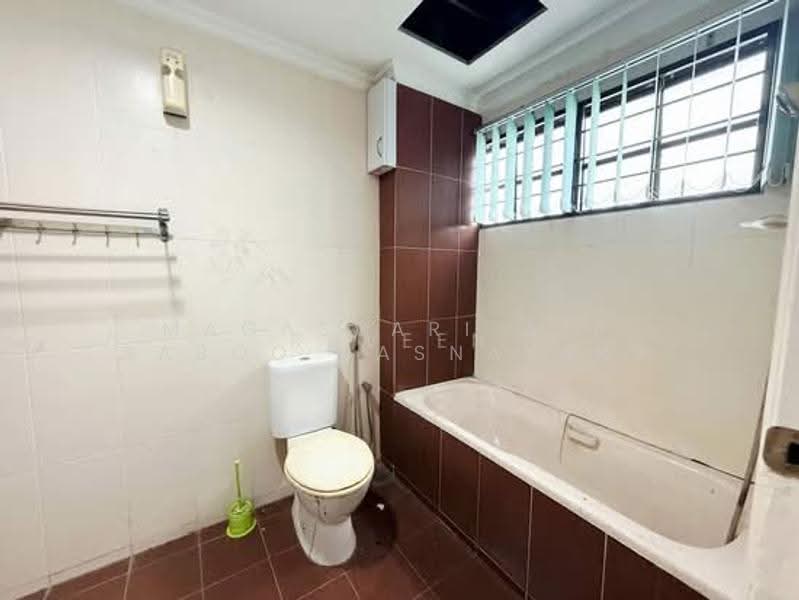Bungalow House for Sale in Ampang Hilir (Ampang) - Magasvari A/P Saboo Basnayake - Bathroom - PropertyGuru.com.my