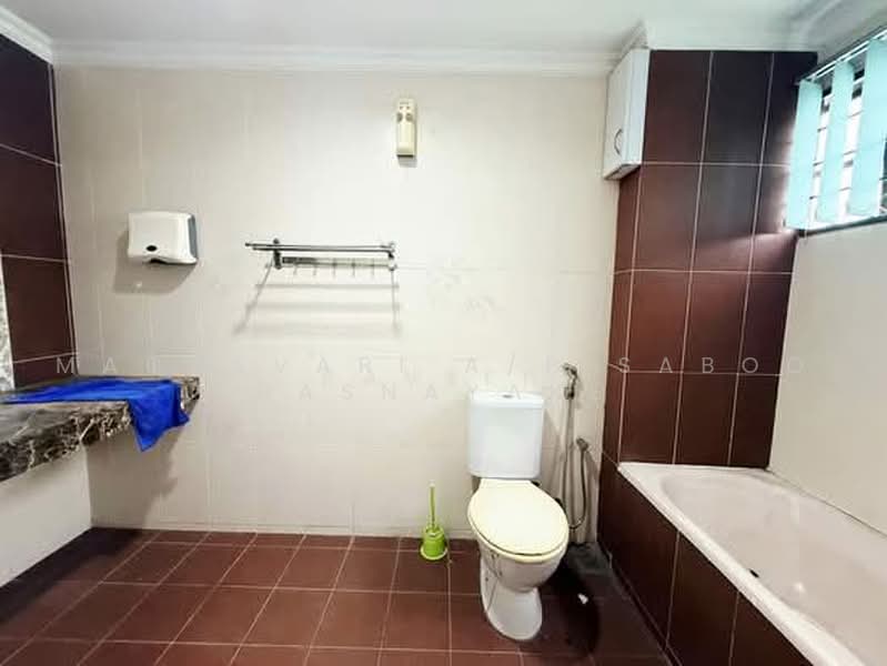 Bungalow House for Sale in Ampang Hilir (Ampang) - Magasvari A/P Saboo Basnayake - Bathroom - PropertyGuru.com.my