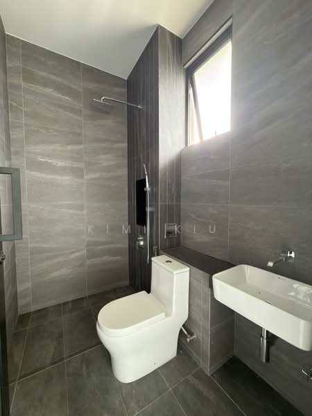 Semi-Detached House for Sale in Setia Tropika (Johor Bahru) - Kimi Kiu - Bathroom - PropertyGuru.com.my