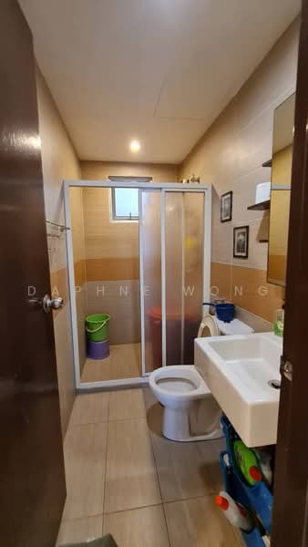 Kondominium untuk Dijual di Dynasty Garden Condominium - Daphne Wong - Bathroom - PropertyGuru.com.my