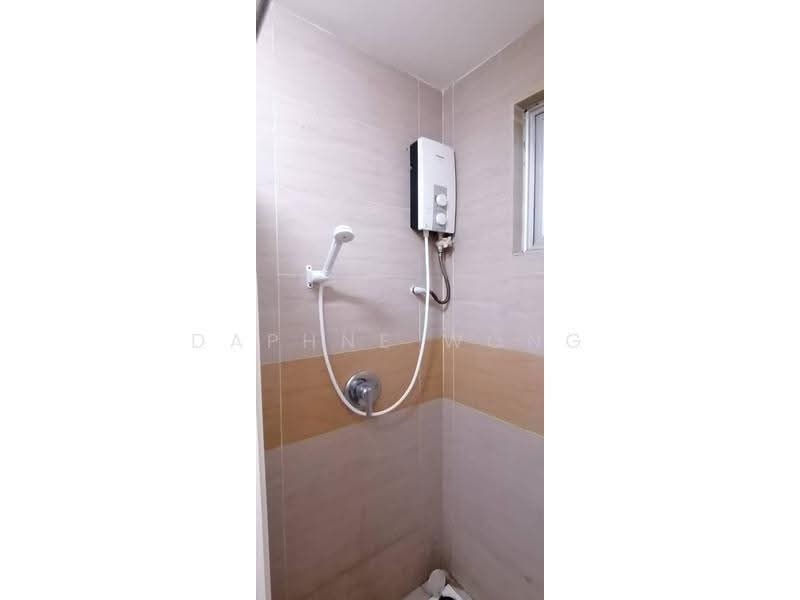 Kondominium untuk Dijual di Dynasty Garden Condominium - Daphne Wong - Bathroom - PropertyGuru.com.my