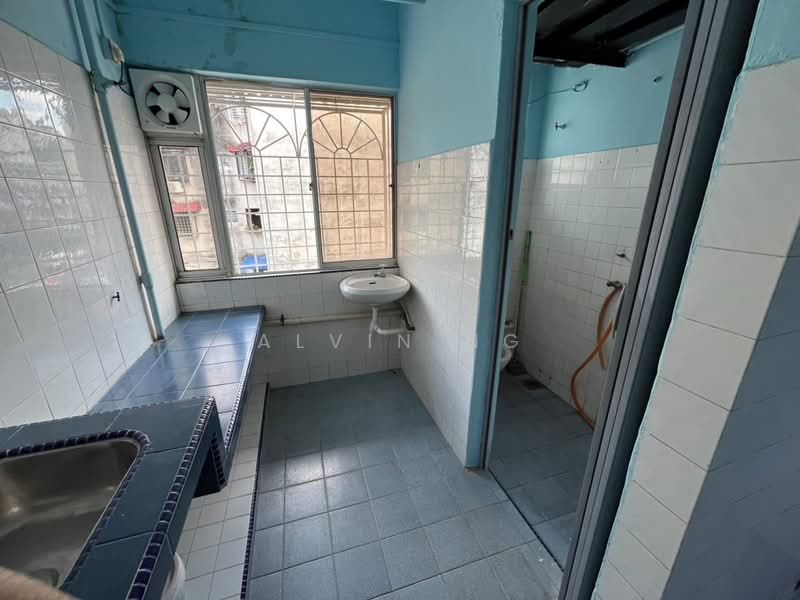 Rumah Flat untuk Dijual di Bandar Baru Ampang - Alvin Ng - Kitchen - PropertyGuru.com.my