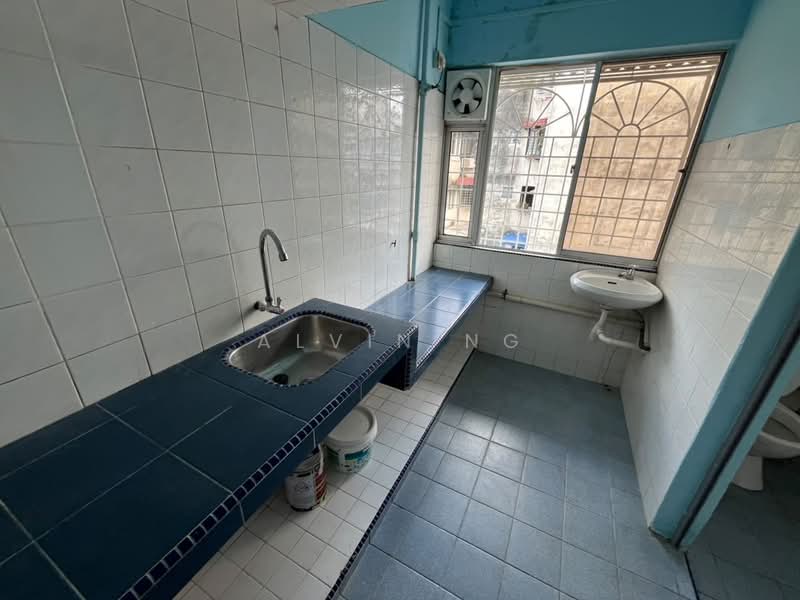Rumah Flat untuk Dijual di Bandar Baru Ampang - Alvin Ng - Kitchen - PropertyGuru.com.my