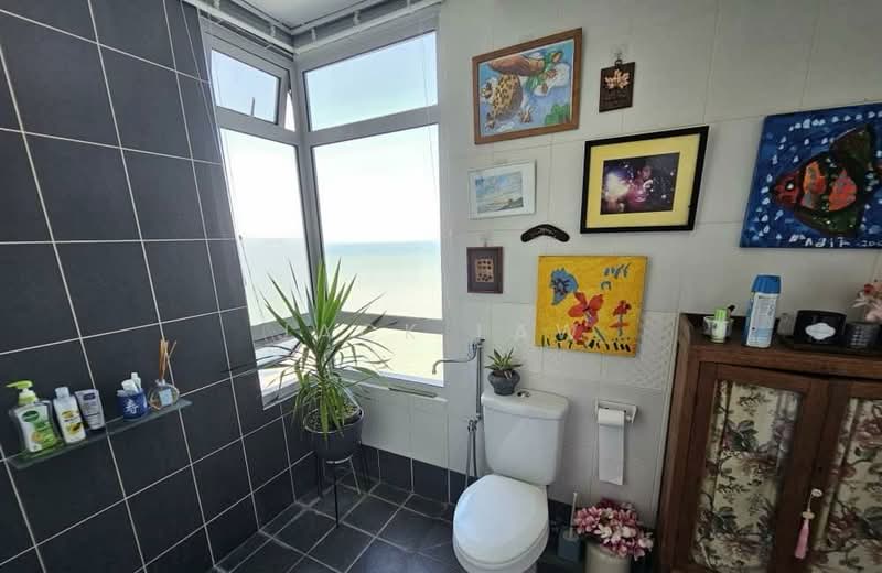 Condominium for Rent at 10 Island Resort - Jack Law - Bathroom - PropertyGuru.com.my