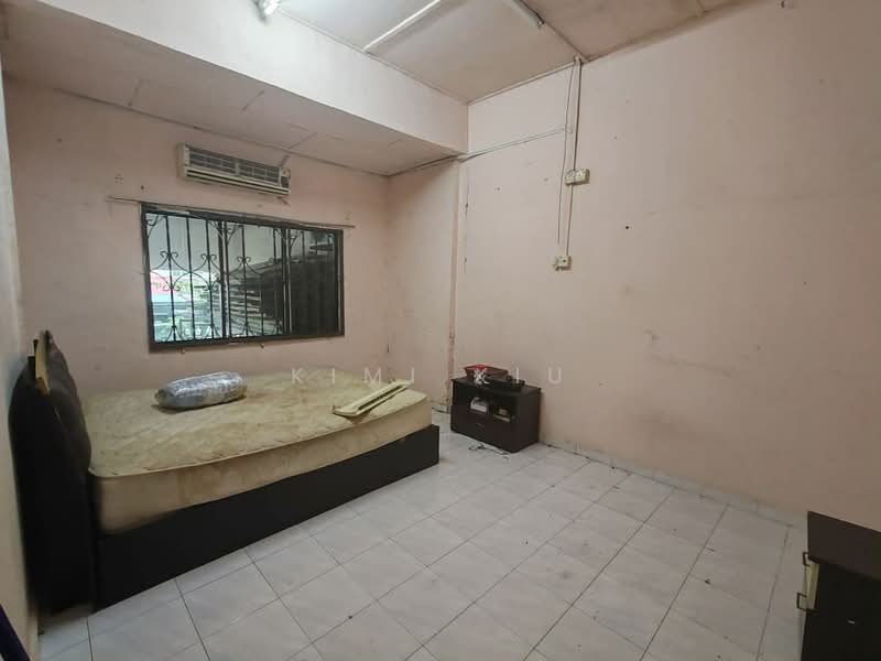 Rumah Teres 1-Tingkat untuk Dijual di Taman Sri Skudai (Skudai) - Kimi Kiu - Bedroom - PropertyGuru.com.my