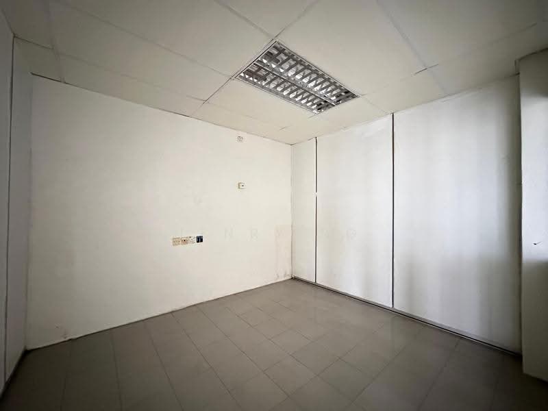 Shop for Sale in Taman Inderawasih (Perai) - Henry Ng - Interior - PropertyGuru.com.my