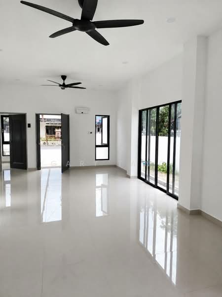 Bungalow House untuk Dijual di Menglembu Regrouping Area (Menglembu) - Gary Tang - Living Room - PropertyGuru.com.my