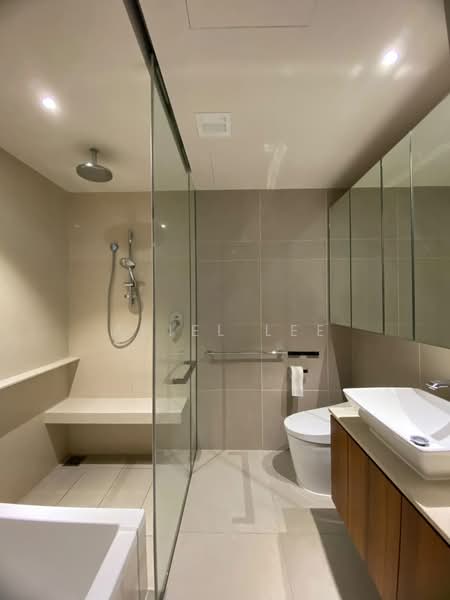 Kediaman Servis untuk Disewa di Stonor 3 - Ariel Lee - Bathroom - PropertyGuru.com.my