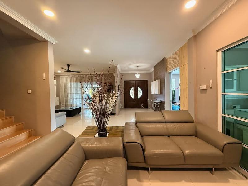 Rumah Berkembar untuk Dijual di Kuching (Sarawak) - Sharon Kueh - Living Room - PropertyGuru.com.my