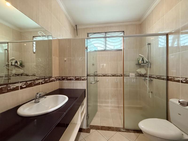 Rumah Berkembar untuk Dijual di Kuching (Sarawak) - Sharon Kueh - Bathroom - PropertyGuru.com.my