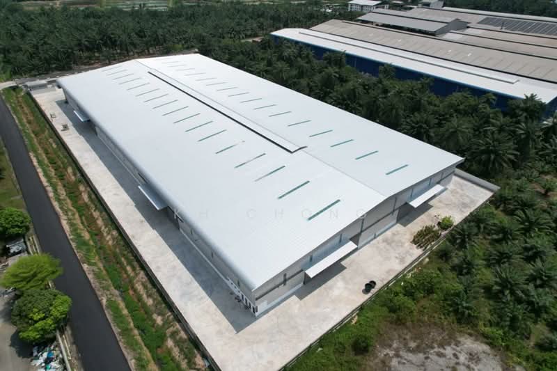 Factory for Sale in Kampung Teluk Mengkuang (Telok Panglima Garang) - KH Chong - Exterior - PropertyGuru.com.my