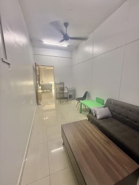 Shop / Office untuk Disewa di Taman Equine (Seri Kembangan) - Jennifer Lai - Living Room - PropertyGuru.com.my