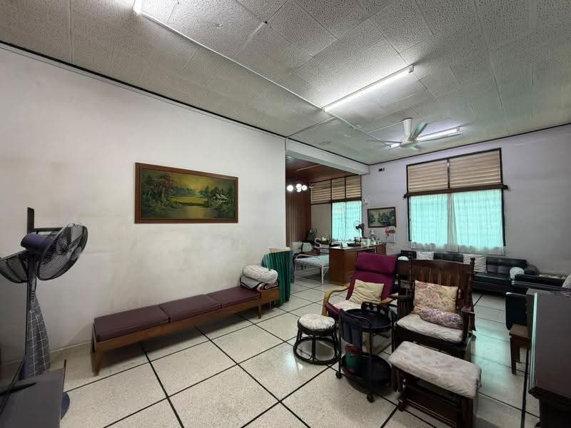 Rumah Berkembar untuk Dijual di Island Park (Jelutong) - Amos Sin - Living Room - PropertyGuru.com.my