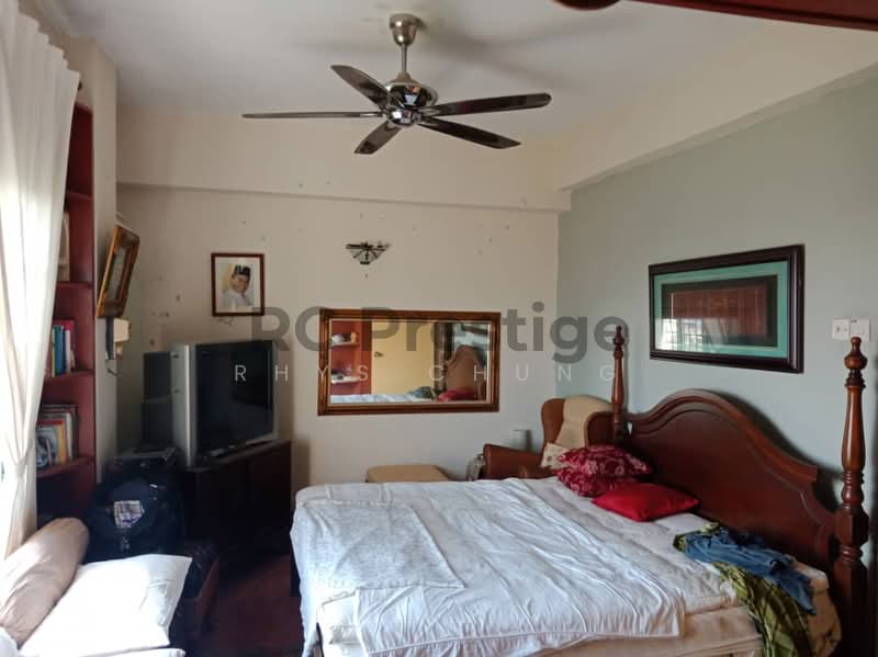 Condominium for Sale at Emerald Hill Condominium - Rhys Chung - Bedroom - PropertyGuru.com.my