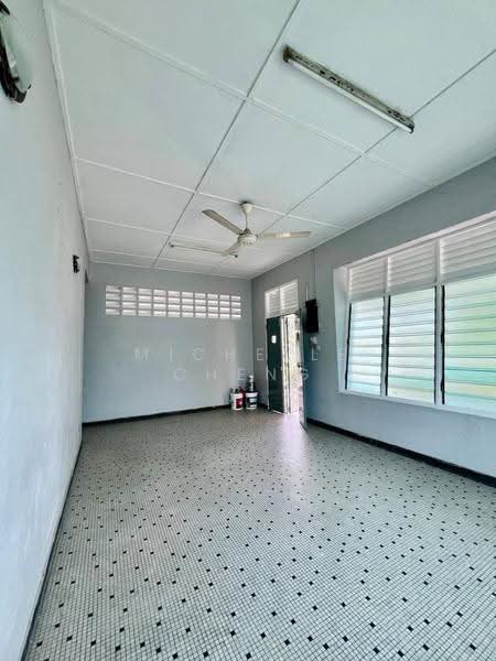 Rumah Kluster untuk Dijual di Taman Canning (Ipoh) - Michelle Cheng - Living Room - PropertyGuru.com.my