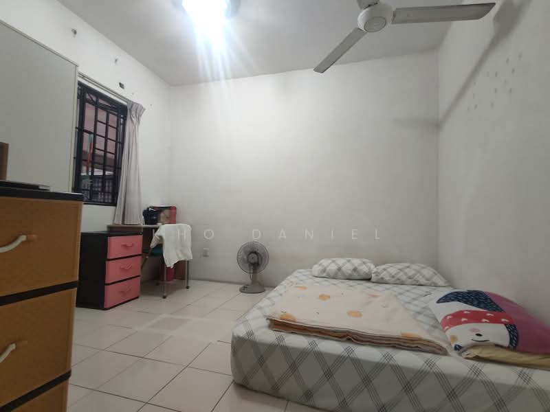 Pangsapuri untuk Dijual di Pelangi Heights - Kho Daniel - Bedroom - PropertyGuru.com.my