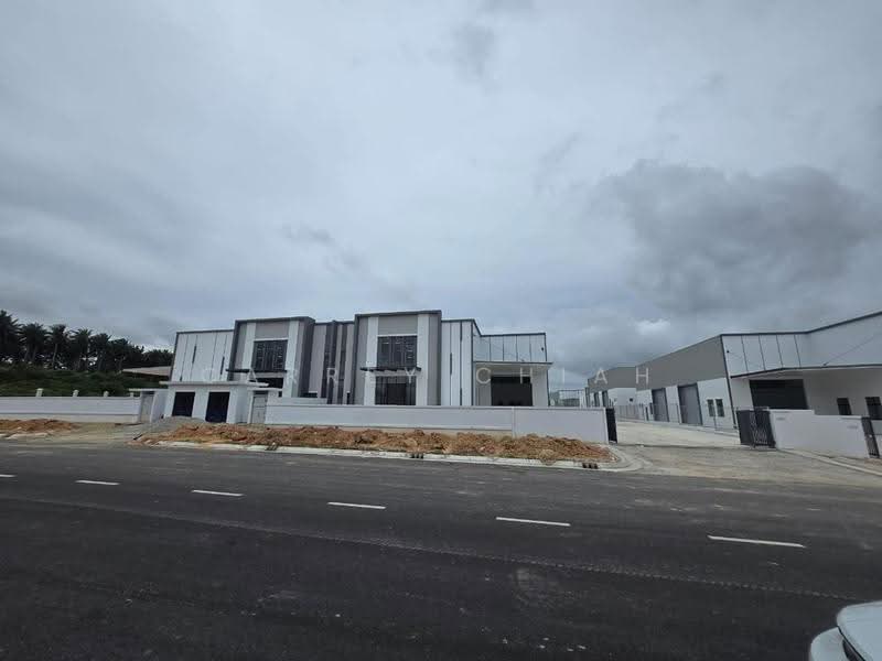 Semi-D Factory for Rent in Eco Business Park 1 (Johor Bahru) - Carrey Chiah - Exterior - PropertyGuru.com.my