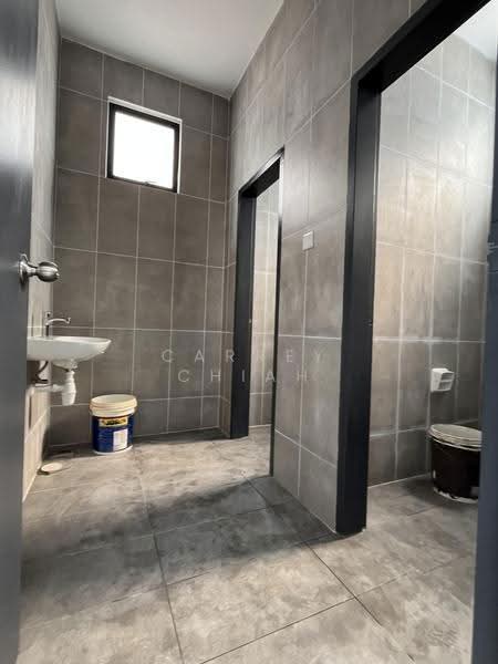 Semi-D Factory for Rent in Eco Business Park 1 (Johor Bahru) - Carrey Chiah - Bathroom - PropertyGuru.com.my