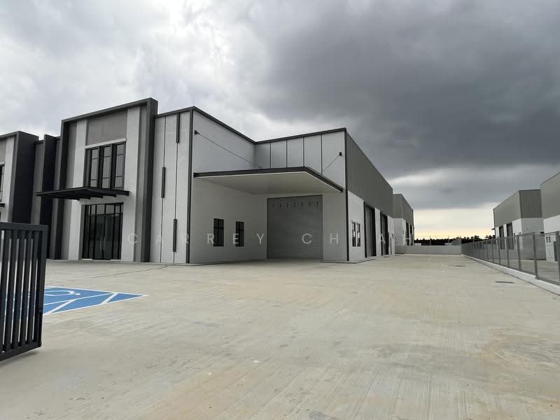 Semi-D Factory for Rent in Eco Business Park 1 (Johor Bahru) - Carrey Chiah - Exterior - PropertyGuru.com.my