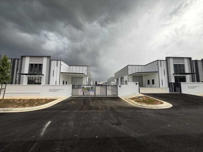 Semi-D Factory for Rent in Eco Business Park 1 (Johor Bahru) - Carrey Chiah - Exterior - PropertyGuru.com.my