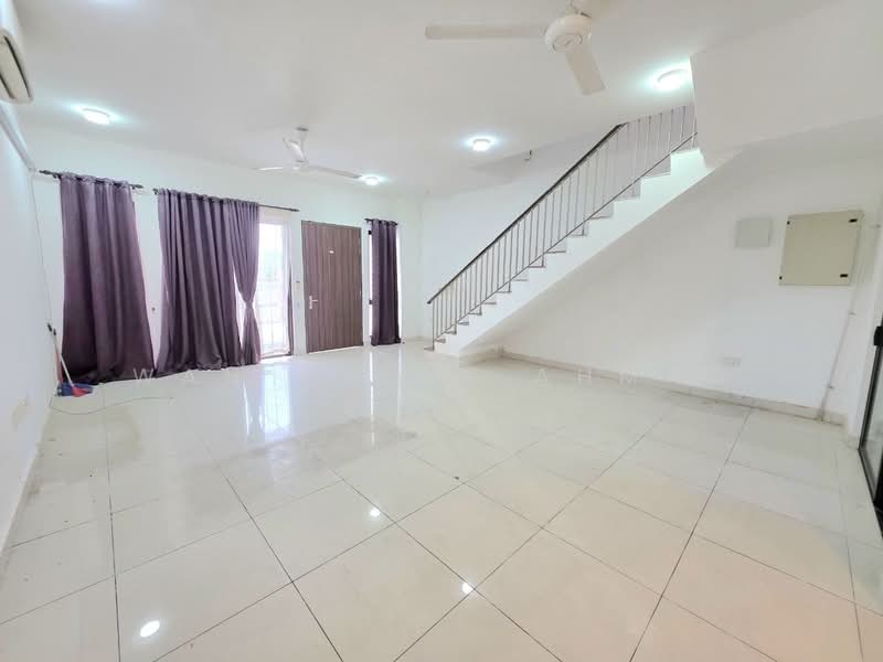 Terraced House for Sale in Elmina (Shah Alam) - Wan Azlan Ahmad - Living Room - PropertyGuru.com.my