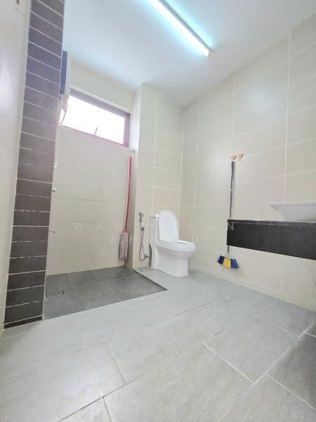 Terraced House for Sale in Elmina (Shah Alam) - Wan Azlan Ahmad - Bathroom - PropertyGuru.com.my