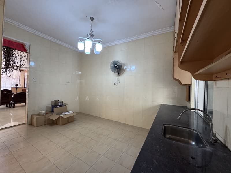 3-storey Terraced House for Sale in Taman Minang Ria (Cheras) - Jake Lim - Kitchen - PropertyGuru.com.my