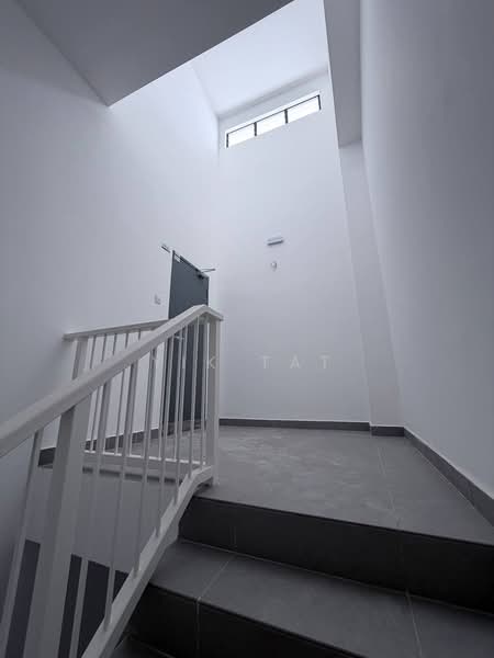 Shop / Office for Sale in Bandar Baru Permas Jaya (Permas Jaya) - Yik Tat - Interior - PropertyGuru.com.my