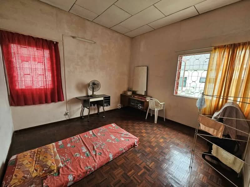 Bungalow House for Sale in Minden Heights (Gelugor) - Amos Sin - Bedroom - PropertyGuru.com.my