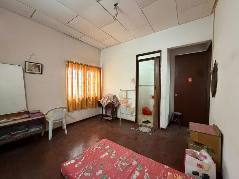 Bungalow House for Sale in Minden Heights (Gelugor) - Amos Sin - Bedroom - PropertyGuru.com.my